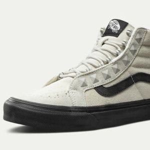 Vans Slim Suede Studded SK8-Hi. Size 7.